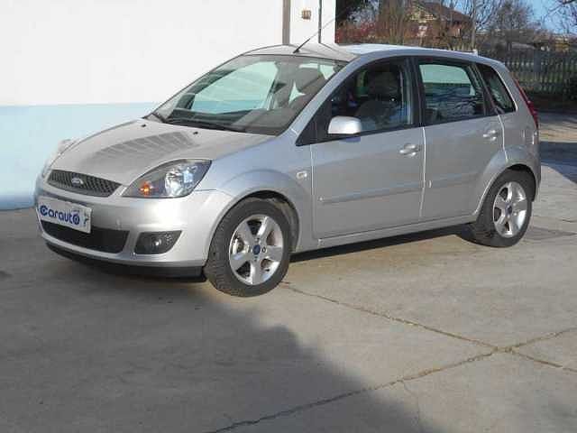 Ford Fiesta 5ª serie 1.2 16V 5p. Ghia