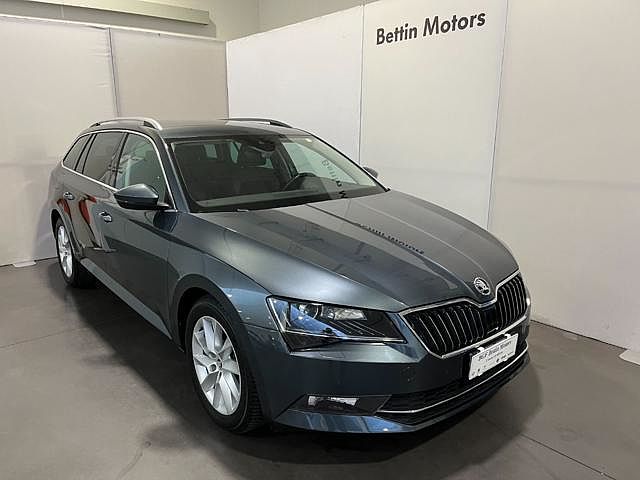 SKODA Superb 2.0 TDI 150 CV SCR DSG Wagon Style