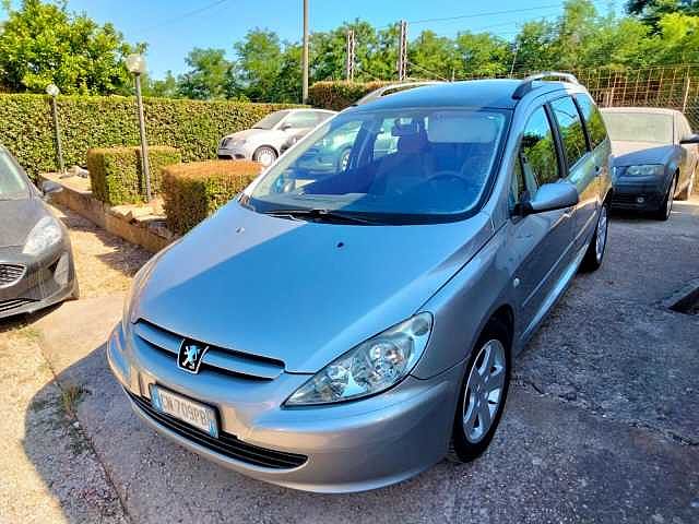 Peugeot 307 2.0 HDi FAP Station XT 7 Posti