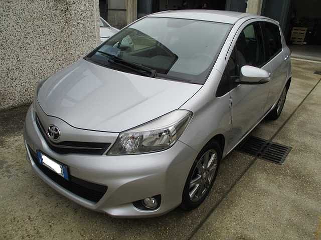 Toyota Yaris 1.4 D-4D 5 porte Active