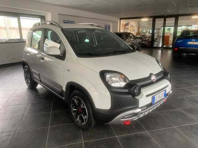 Fiat Panda Cross 1.0 FireFly S&S Hybrid da Gruppo Euro.car