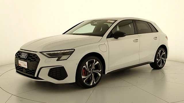 Audi A3 4ª serie SPB 45 TFSI e S tronic S line edition