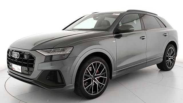 Audi Q8 55 TFSI quattro tiptronic S-LINE