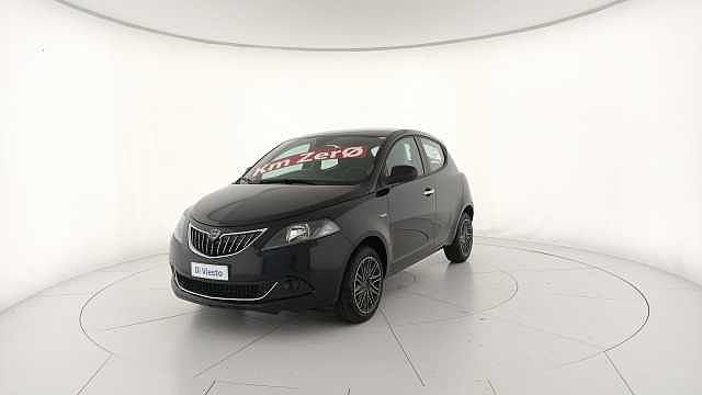 Lancia Ypsilon 3ª serie 1.0 FireFly 5 porte Hybrid Silver NEOPATENTATI