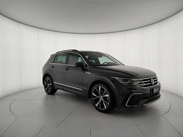 Volkswagen Tiguan 2.0 TDI 150 CV SCR DSG 4MOTION R-Line da Di Viesto PiÃ¹ S.p.A.