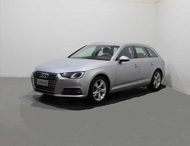 Audi A4 5ª serie Avant 30 TDI S tronic Business Sport da Magnifica Srl