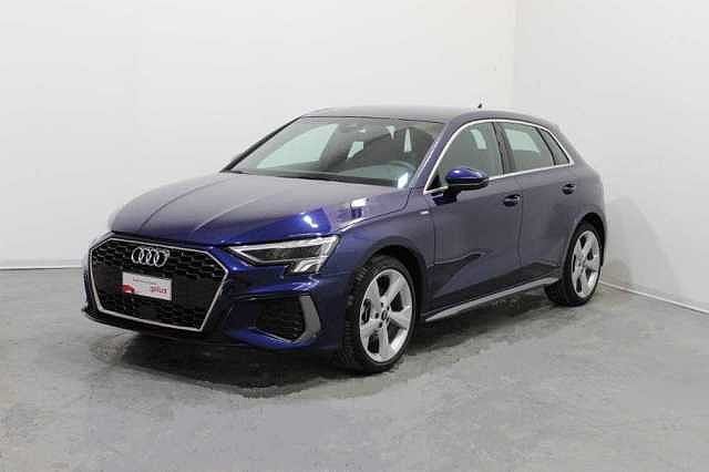 Audi A3 4ª serie SPB 30 g-tron S tronic S line edition da Magnifica Srl