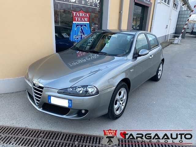 Alfa Romeo 147 1.9 JTD (120) 5 porte Distinctive da Targa Auto S.r.l.