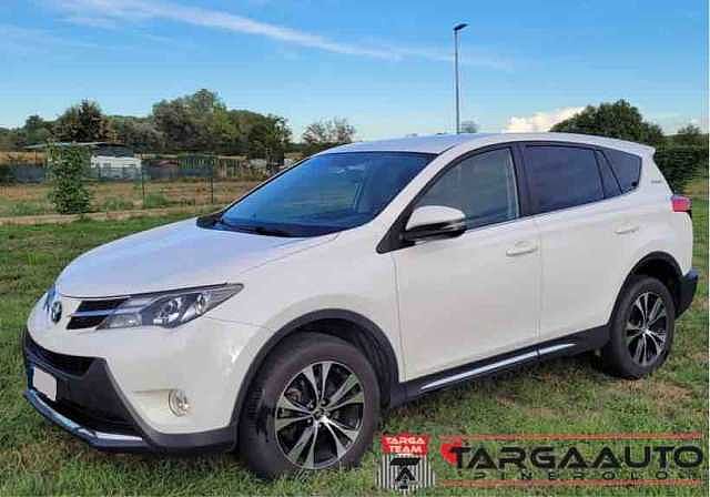 Toyota RAV4 2.0 D-4D 4WD Lounge da Targa Auto S.r.l.