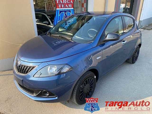 Lancia Ypsilon 1.0 FireFly 5 porte S&S Hybrid Silver