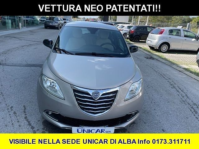 Lancia Ypsilon 1.2 69 CV 5 porte Platinum