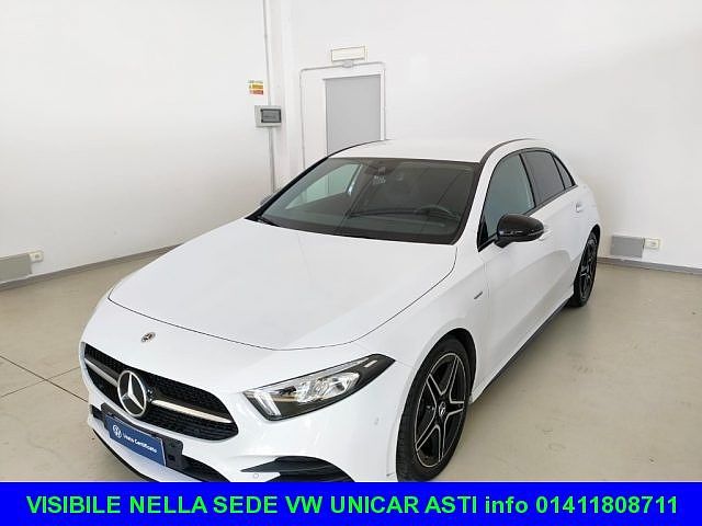 Mercedes-Benz A 200 d Automatic 4p. Premium Night Edition da Unicar